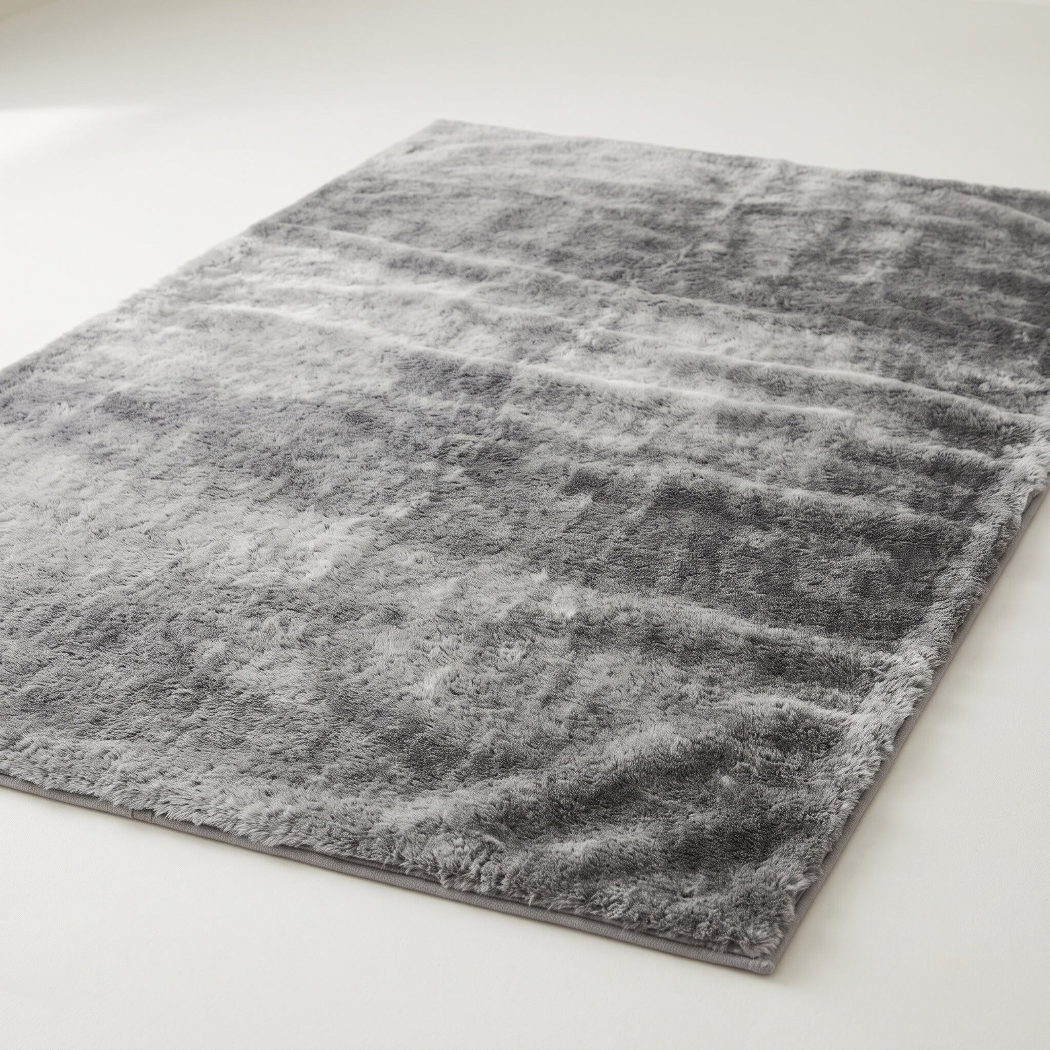 Soft Velvet Short-Pile Rug | 80 x 120 and 140 x 200 cm
